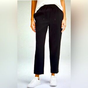 NWT Lululemon Tapered Leg Mid Rise Pant 7/8 Length